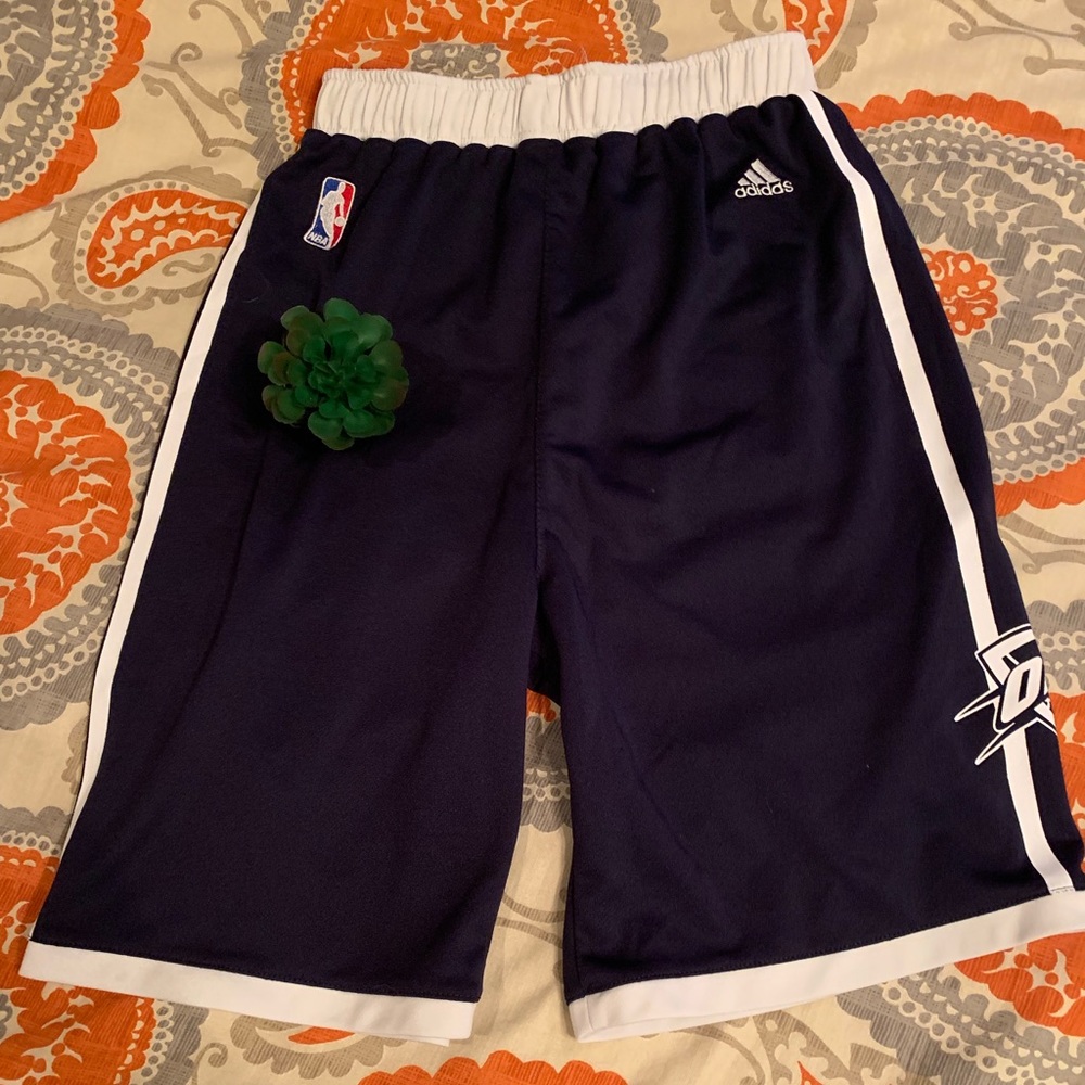 - Adidas OKC Thunder b-ball team shorts